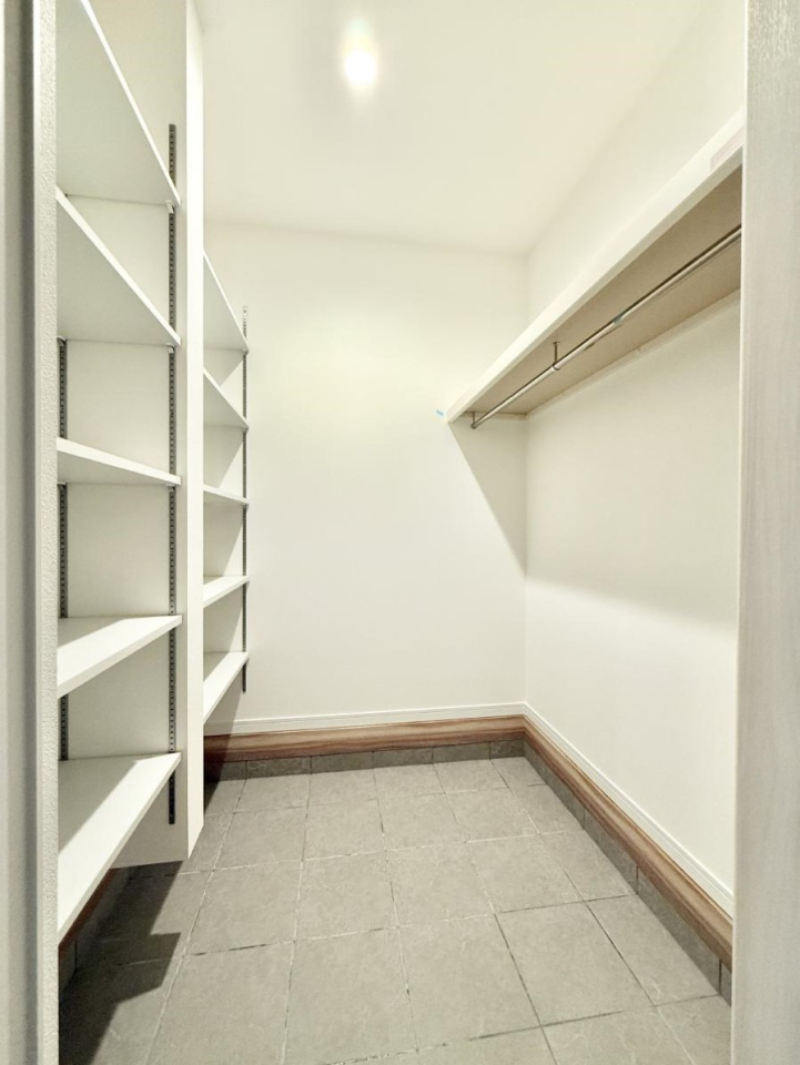 ���̑� �������V���[�Y�C���N���[�[�b�g�t�Ȃ̂ŁA�O�Ŏg�������܂Ƃ߂Ď��[�A�������茺�ւ�  