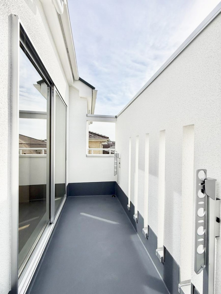 �o���R�j�[ ������ �G�߂̈ڂ낢����������J���I�ȋ�Ԃł�