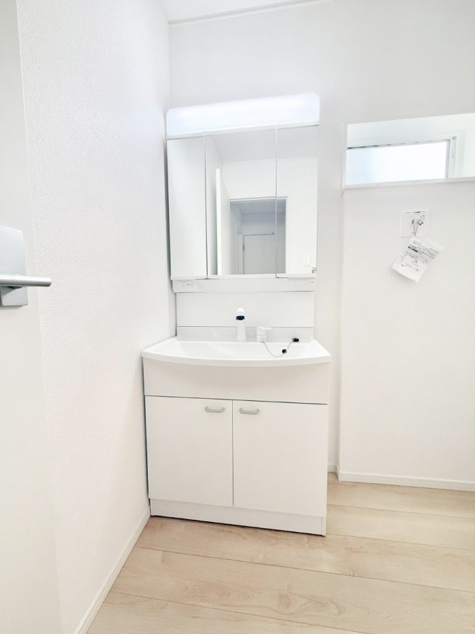 ʑEʏ 邢ʏ͖̎yłႢł