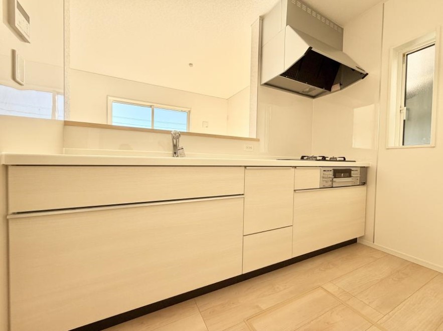 �L�b�`�� �����������������Ԃ����܂��A�Ί炠�ӂ��L�b�`��