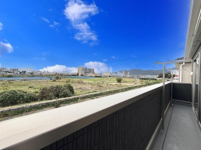 �o���R�j�[ ������ �G�߂̈ڂ낢����������J���I�ȋ�Ԃł�