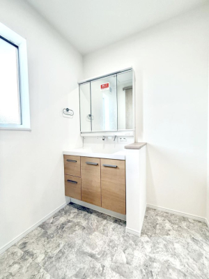 ʑEʏ Ƒ݂Ȃg₷zuł