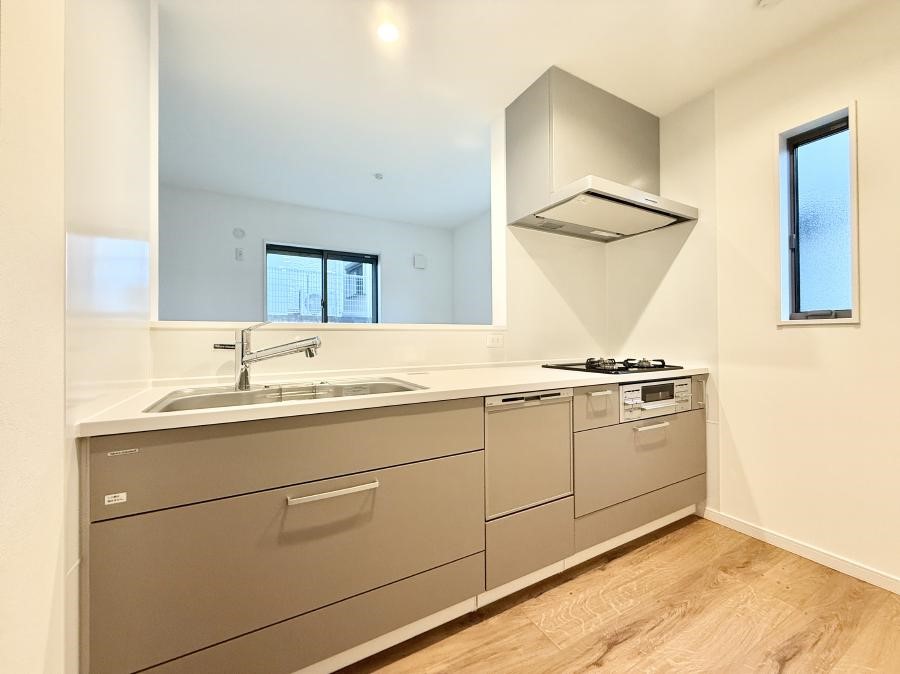 Lb` ƑƂȂAR~jP[V̏