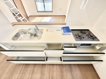 �L�b�`�� �������Ƒ����J��[�߂�A������̂���L�b�`��