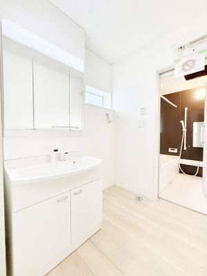 ʑEʏ 邢ʏ͖̎yłႢł