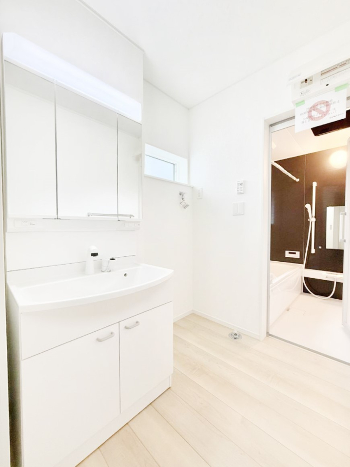 ʑEʏ 邢ʏ͖̎yłႢł