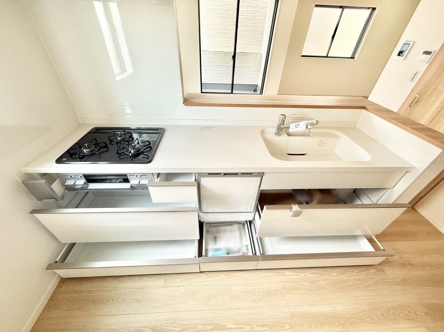 �L�b�`�� �����������������Ԃ����܂��A�Ί炠�ӂ��L�b�`��