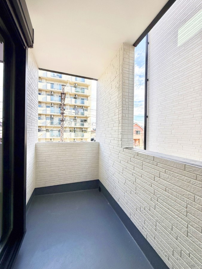 �o���R�j�[ ������ ���R��g�߂Ɋ�����A�J���I�ȃo���R�j�[