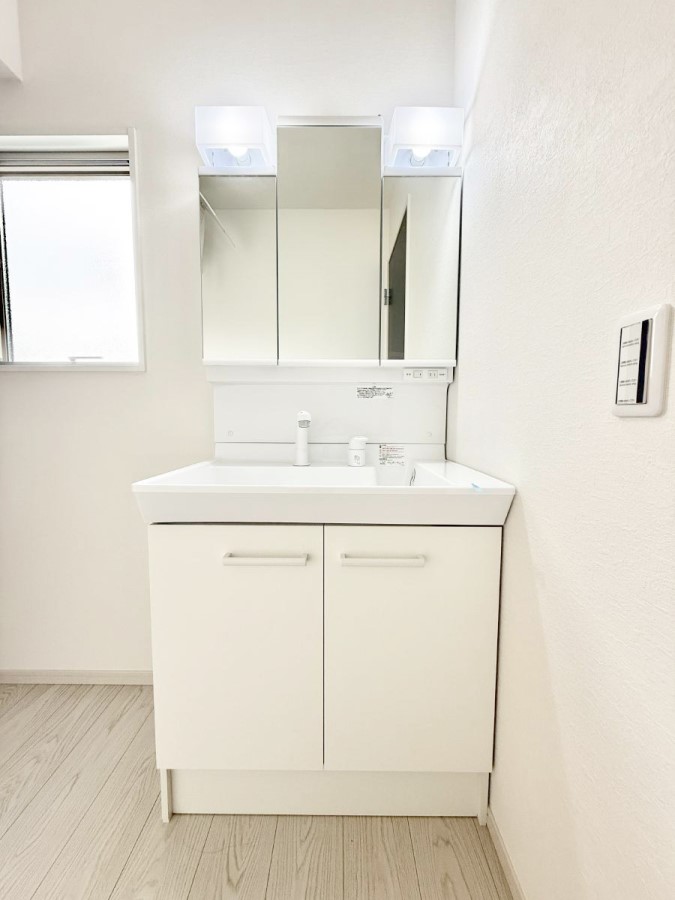 ʑEʏ 邢ʏ͖̎yłႢł