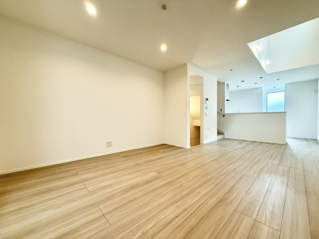 ���r���O ���������R�Ɖ�b�����܂��A�S�n�悢�ЂƂƂ�