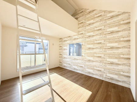 �Q�� ����