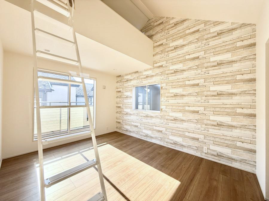 �Q�� ����