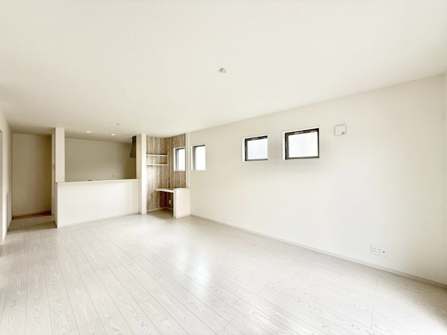 ���r���O ���������S�n�̂����A���z�̃��r���O