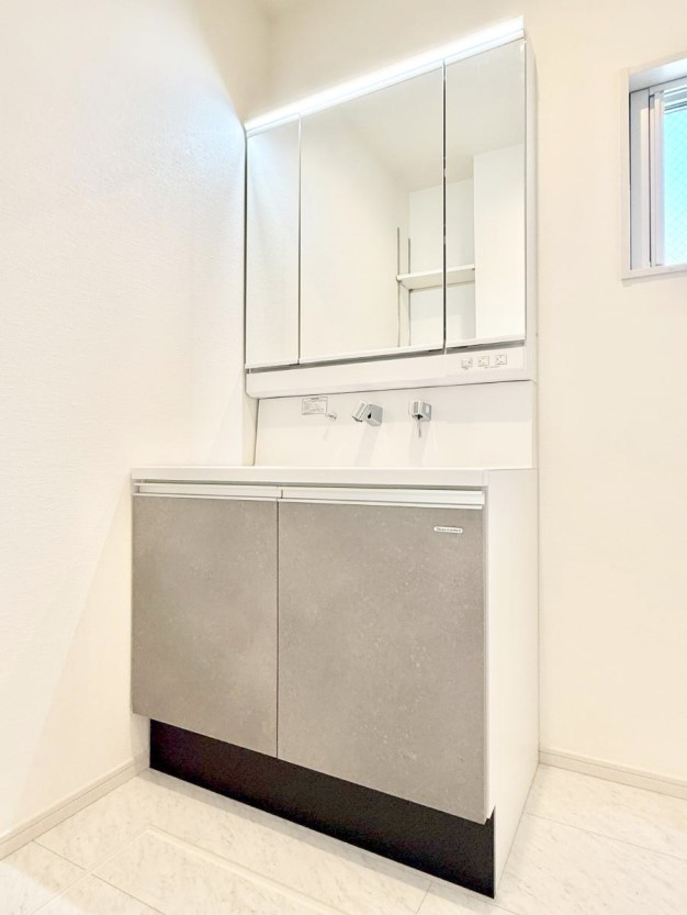 ���ʑ�E���ʏ� �������Ƒ��݂�Ȃ��g���₷���z�u�ł�