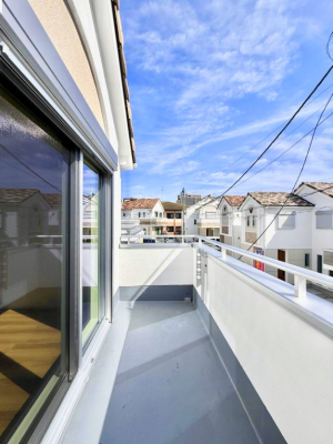 �o���R�j�[ ������ ���R��g�߂Ɋ�����A�J���I�ȃo���R�j�[