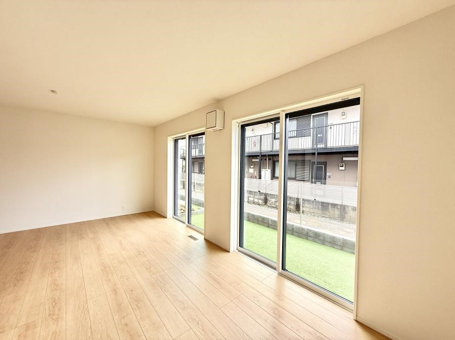 ���r���O ���������S�n�̂����A���z�̃��r���O