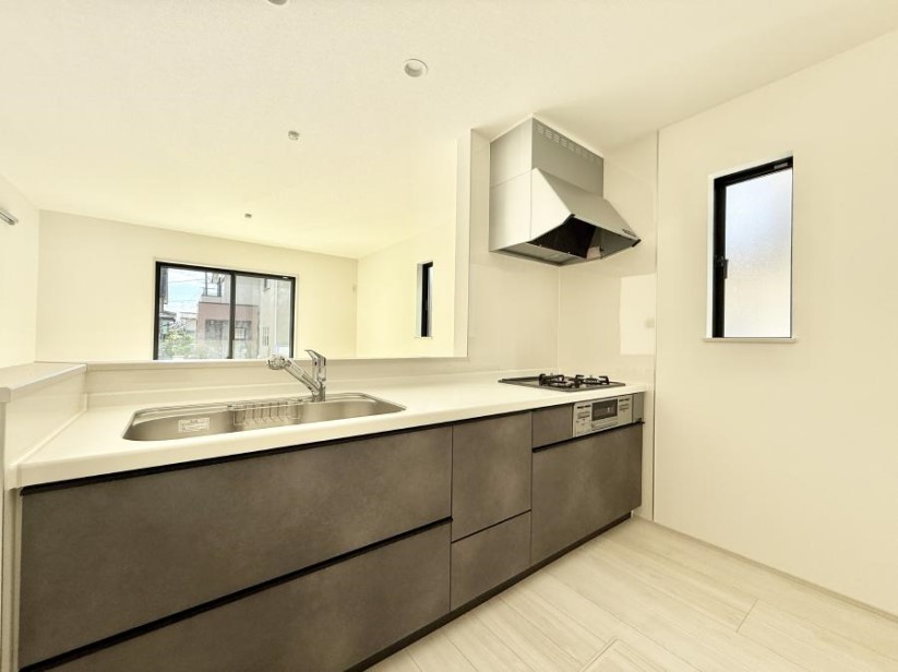 Lb` ƑƂȂAR~jP[V̏