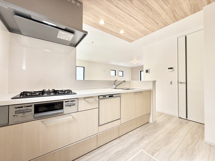 �L�b�`�� �����������������Ɗy�����Ȃ�A���K�ȃL�b�`�����