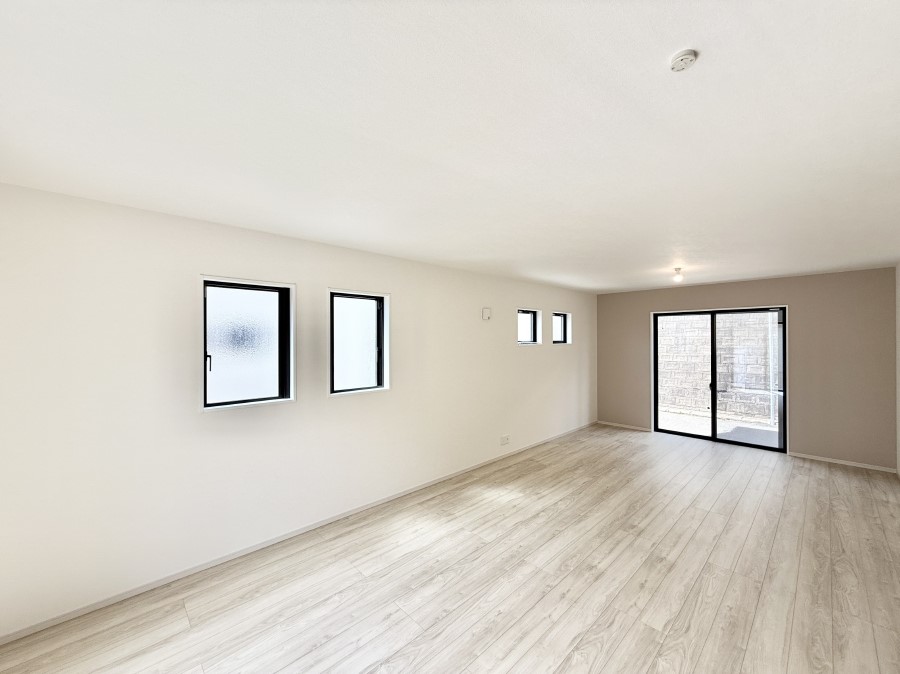 ���r���O ���������S�n�̂����A���z�̃��r���O