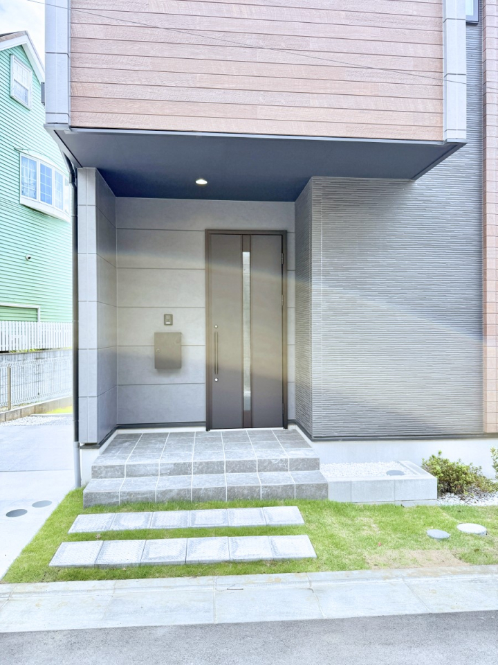 ���� �O�ρ� �V���v���Ŕ������A�Z�܂��̑���ۂ��ʂ錺�ւł�