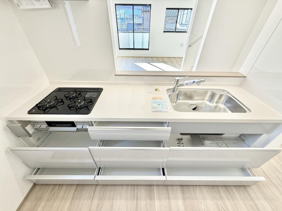 �L�b�`�� �������Ƒ����J��[�߂�A������̂���L�b�`��