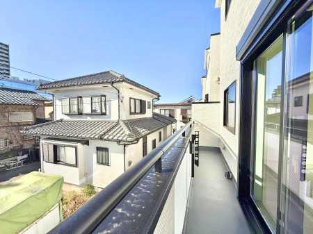 �o���R�j�[ ������ �G�߂̈ڂ낢����������J���I�ȋ�Ԃł�