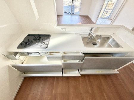 �L�b�`�� �����������������Ɗy�����Ȃ�A���K�ȃL�b�`�����