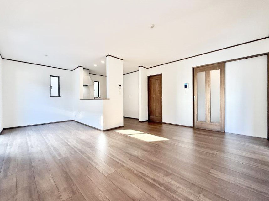 ���r���O ���������났�ƏΊ炪�W�܂�A�S���܂郊�r���O