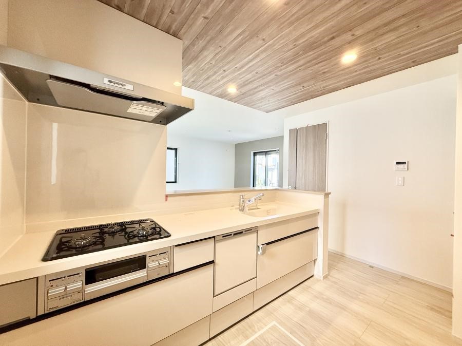 �L�b�`�� �����������������Ԃ����܂��A�Ί炠�ӂ��L�b�`��