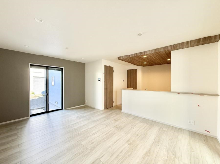 ���r���O ���������났�ƏΊ炪�W�܂�A�S���܂郊�r���O