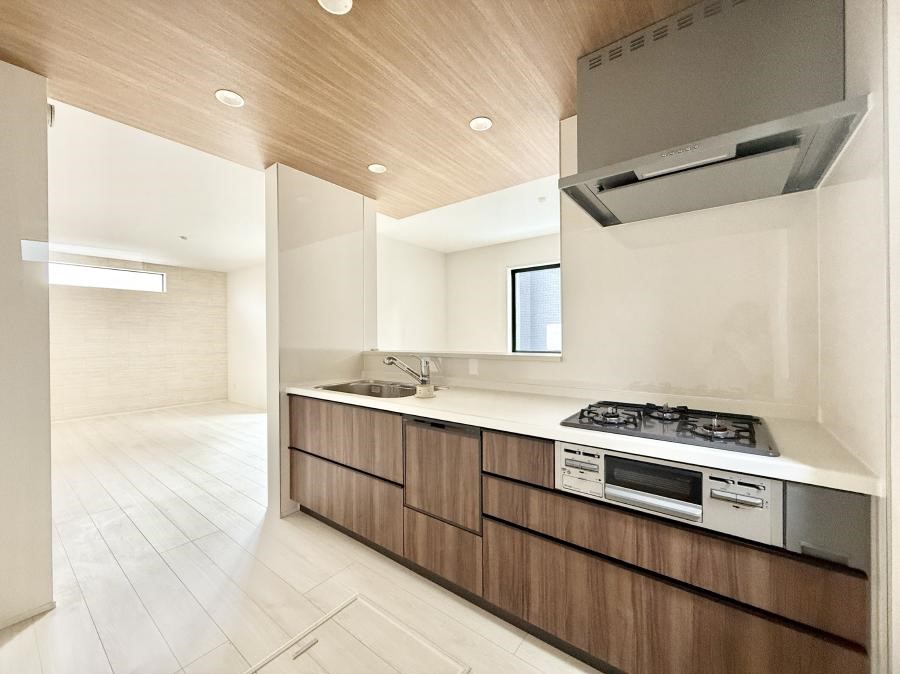 �L�b�`�� �����������������Ԃ����܂��A�Ί炠�ӂ��L�b�`��