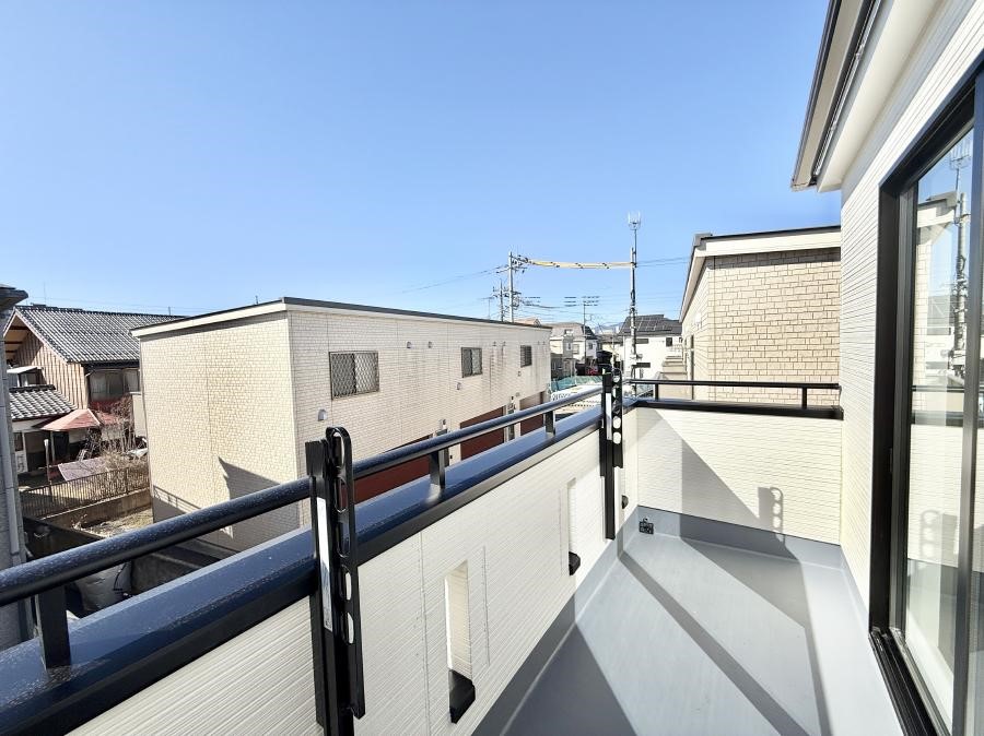 �o���R�j�[ ������ �G�߂̈ڂ낢����������J���I�ȋ�Ԃł�