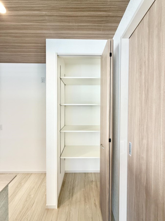 ���[ �������L�b�`�����ɂ͐H�i�����ɂƂĂ��֗��ȃp���g���[����