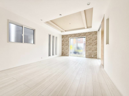 ���r���O ����