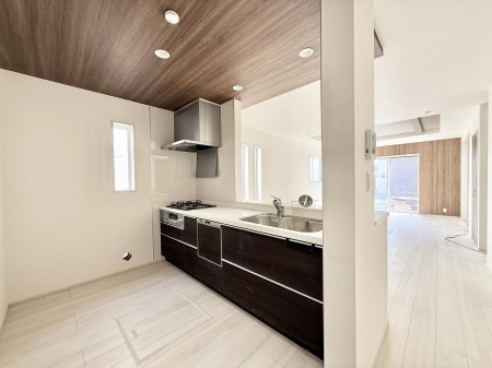 �L�b�`�� ���������y���݂ƐH�ׂ�K����͂���L�b�`��