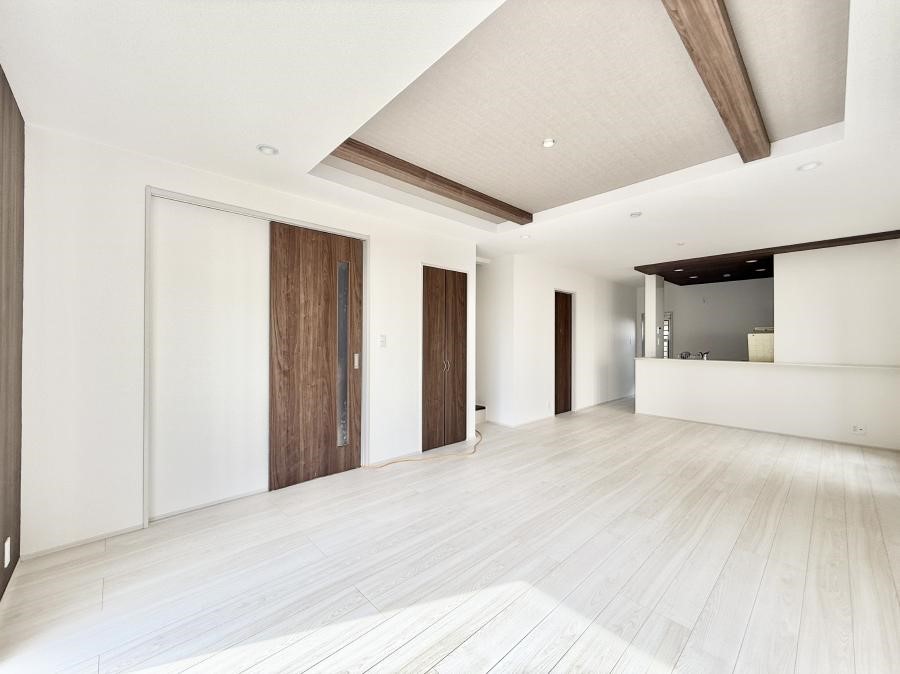 ���r���O ���������S�n�̂����A���z�̃��r���O