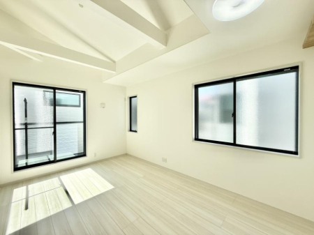 ���r���O ���������났�ƏΊ炪�W�܂�A�S���܂郊�r���O