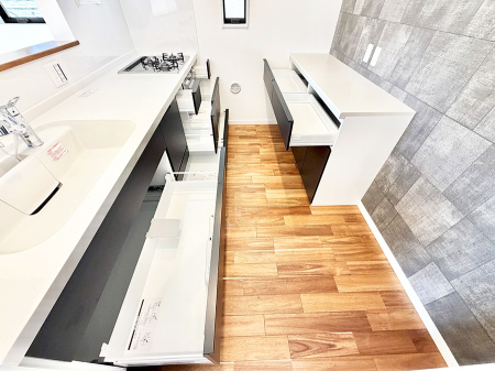 �L�b�`�� �������Ƒ����J��[�߂�A������̂���L�b�`��