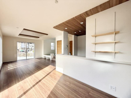 ���r���O ���������C�ɓ���̏ꏊ�ŁA�̂�т�Ƃ������Ԃ�