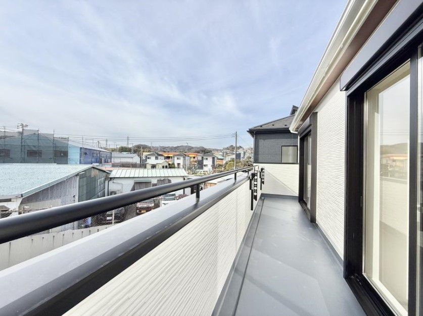 �o���R�j�[ ������ �G�߂̈ڂ낢����������J���I�ȋ�Ԃł�