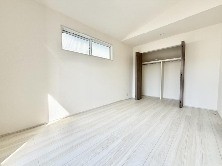 �q������ �������v���C�x�[�g��ԂƂ��ĐÂ��ŗ�������������񋟂��Ă���܂�