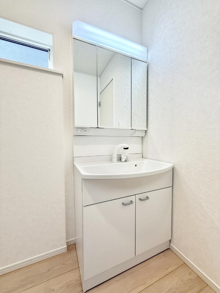 ʑEʏ 邢ʏ͖̎yłႢł