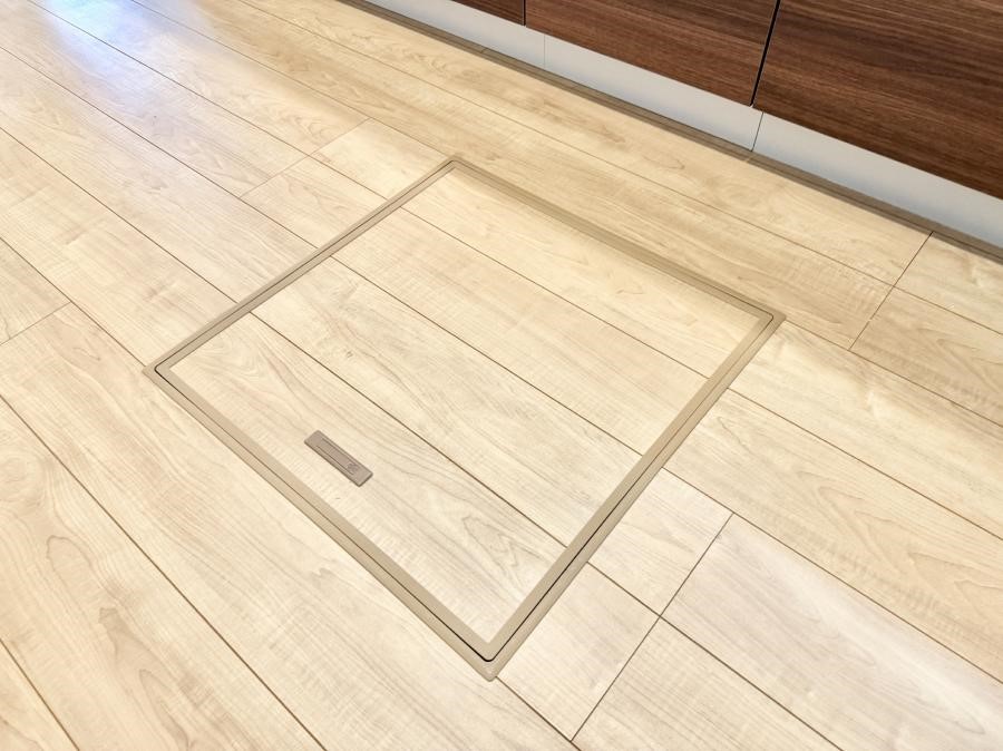 ���̑����� �ݔ����B�ꂽ���[�X�y�[�X�ŉƑS�̂��X�b�L��