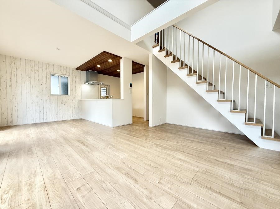 ���r���O ���������났�ƏΊ炪�W�܂�A�S���܂郊�r���O