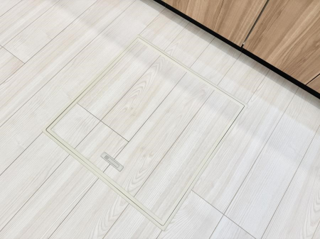 ̑ ݔBꂽ[Xy[XŉƑŜXbL