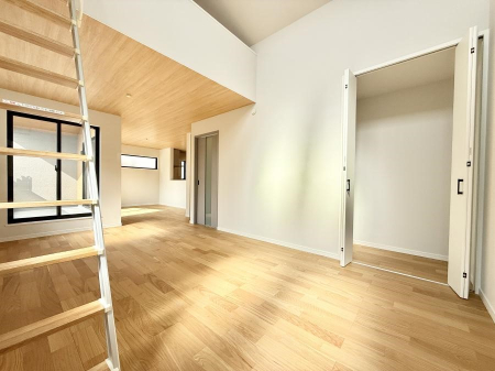 rO 났ƏΊ炪W܂AS܂郊rO