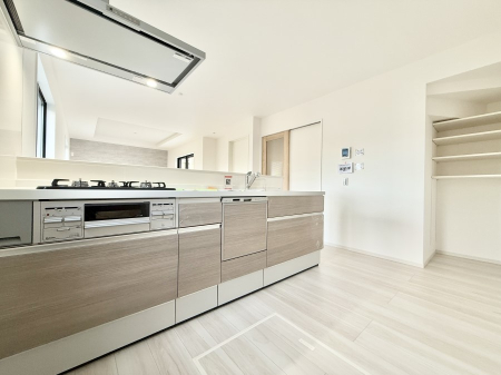 �L�b�`�� ���������y���݂ƐH�ׂ�K����͂���L�b�`��