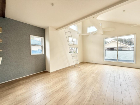 ���r���O ���������R�Ɖ�b�����܂��A�S�n�悢�ЂƂƂ�