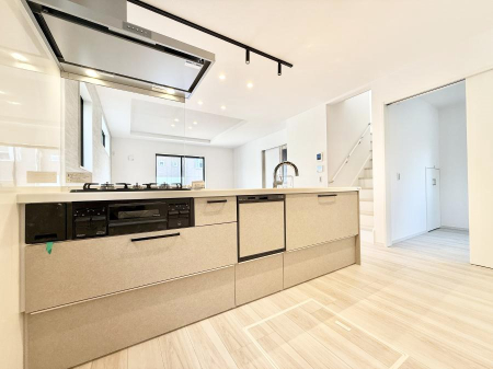 �L�b�`�� �������V���v���Ŕ������S�n�悢���Ԃ𐶂ރL�b�`�����