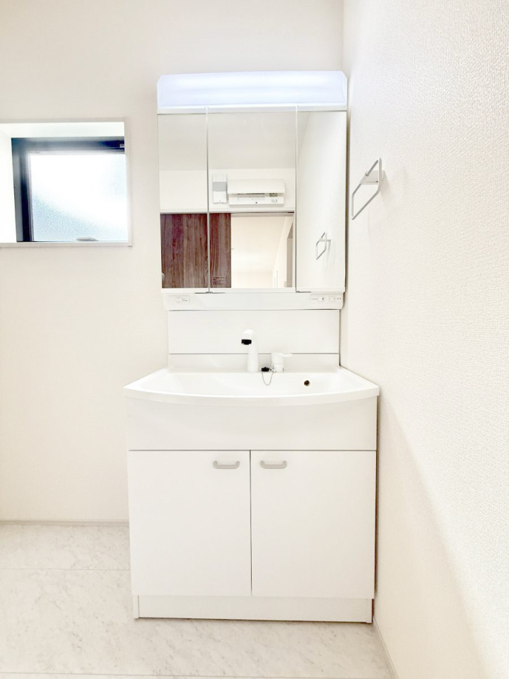 ʑEʏ 邢ʏ͖̎yłႢł